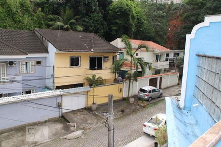 Casa de condomínio à venda com 160m², 3 quartos e 2 vagasTerraço churrasqueira