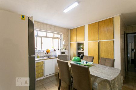 Casa à venda com 220m², 5 quartos e 5 vagasCozinha