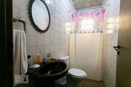 Casa à venda com 220m², 5 quartos e 5 vagasBanheiro Social