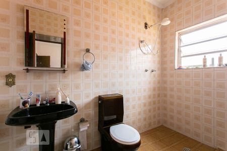 Casa à venda com 220m², 5 quartos e 5 vagasCasa 2 - Banheiro da Suíte 2