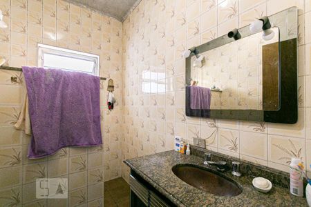 Casa à venda com 220m², 5 quartos e 5 vagasBanheiro da Suíte 1