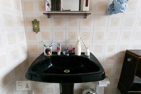 Casa à venda com 220m², 5 quartos e 5 vagasCasa 2 - Banheiro da Suíte 2