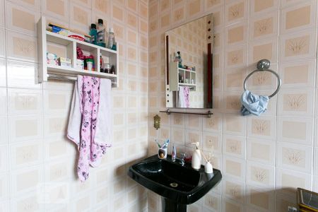 Casa à venda com 220m², 5 quartos e 5 vagasCasa 2 - Banheiro da Suíte 2