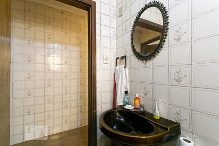 Casa à venda com 220m², 5 quartos e 5 vagasBanheiro Social