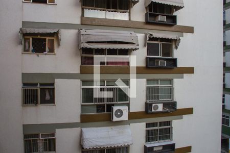 Apartamento à venda com 70m², 2 quartos e 1 vagaQuarto 02 - Janela