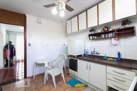 Casa para alugar com 360m², 3 quartos e 2 vagas Casa para alugar com 360m², 3 quartos e 2 vagasCozinha