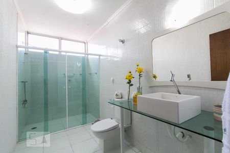 Casa para alugar com 360m², 3 quartos e 2 vagas Casa para alugar com 360m², 3 quartos e 2 vagasBanheiro social