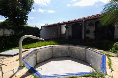 Casa para alugar com 360m², 3 quartos e 2 vagas Casa para alugar com 360m², 3 quartos e 2 vagasPiscina