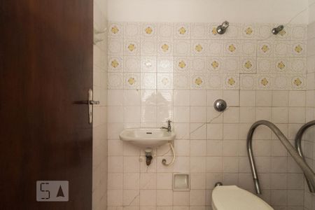 Casa para alugar com 360m², 3 quartos e 2 vagas Casa para alugar com 360m², 3 quartos e 2 vagasBanheiro de serviço