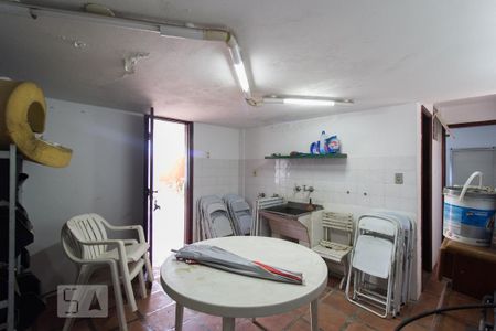 Casa para alugar com 360m², 3 quartos e 2 vagas Casa para alugar com 360m², 3 quartos e 2 vagasÁrea de serviço