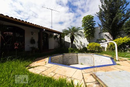 Casa para alugar com 360m², 3 quartos e 2 vagas Casa para alugar com 360m², 3 quartos e 2 vagasPiscina