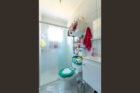 Casa à venda com 160m², 2 quartos e 2 vagasBanheiro da suíte