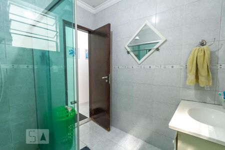 Casa à venda com 160m², 2 quartos e 2 vagasBanheiro social