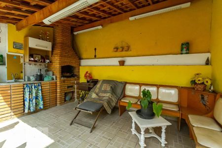 Casa à venda com 160m², 2 quartos e 2 vagasChurrasqueira