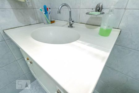 Casa à venda com 160m², 2 quartos e 2 vagasBanheiro social