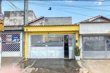 Casa à venda com 160m², 2 quartos e 2 vagasFachada