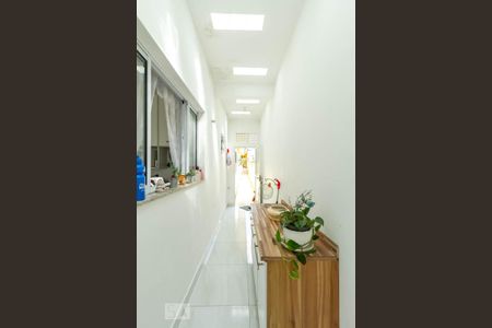 Casa à venda com 160m², 2 quartos e 2 vagasCorredor lateral