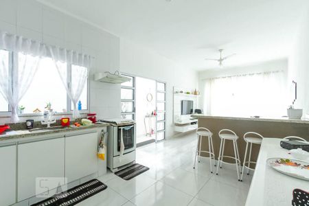 Casa à venda com 160m², 2 quartos e 2 vagasCozinha