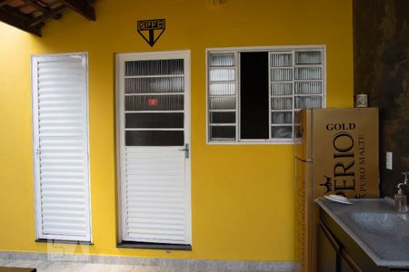 Casa à venda com 180m², 3 quartos e 2 vagas Casa à venda com 180m², 3 quartos e 2 vagasedicula