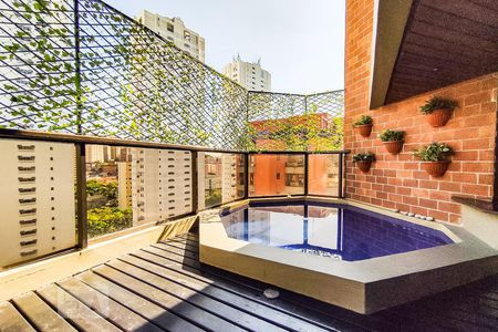 Apartamento à venda com 247m², 4 quartos e 3 vagasTerraço - Piscina