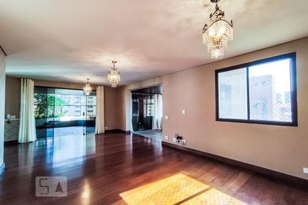 Sala de apartamento à venda com 4 quartos, 247m² em Real Parque, São Paulo