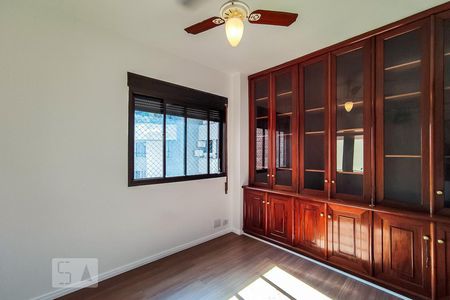 Apartamento à venda com 247m², 4 quartos e 3 vagasQuarto 1