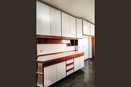 Apartamento à venda com 247m², 4 quartos e 3 vagasCozinha