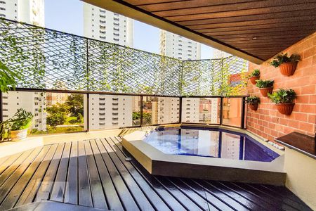 Apartamento à venda com 247m², 4 quartos e 3 vagasTerraço - Piscina