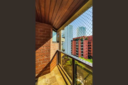 Apartamento à venda com 247m², 4 quartos e 3 vagasVaranda Suíte Master