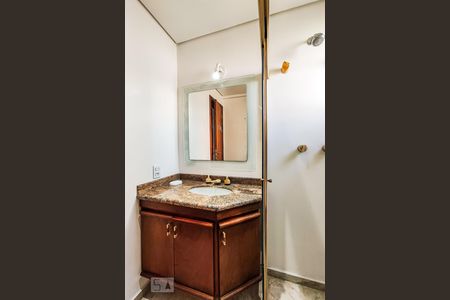 Apartamento à venda com 247m², 4 quartos e 3 vagasBanheiro dos Quartos