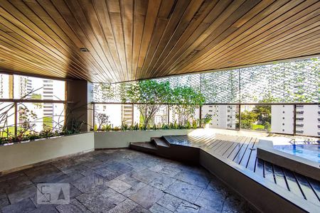 Apartamento à venda com 247m², 4 quartos e 3 vagasTerraço - Piscina