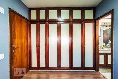 Apartamento à venda com 247m², 4 quartos e 3 vagasSuíte 2