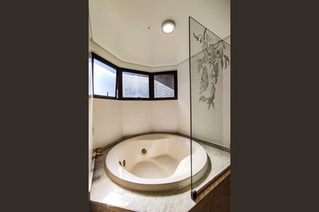 Apartamento à venda com 247m², 4 quartos e 3 vagasBanheiro Suíte Master