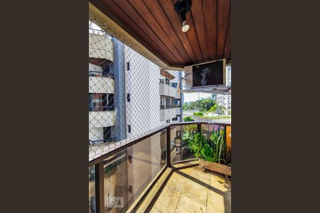 Apartamento à venda com 247m², 4 quartos e 3 vagasVaranda Suíte Master