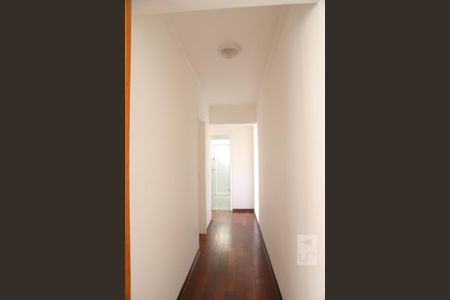 Apartamento à venda com 77m², 2 quartos e 1 vagaCorredor