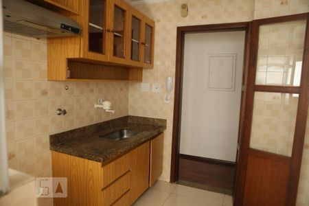 Apartamento à venda com 77m², 2 quartos e 1 vagaCozinha