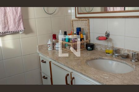 Apartamento à venda com 190m², 4 quartos e 2 vagas Apartamento à venda com 190m², 4 quartos e 2 vagasBanheiro da Suíte 2