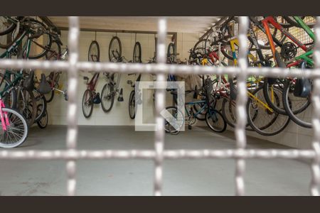 Apartamento à venda com 190m², 4 quartos e 2 vagas Apartamento à venda com 190m², 4 quartos e 2 vagasBicicletário