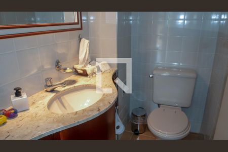 Apartamento à venda com 190m², 4 quartos e 2 vagas Apartamento à venda com 190m², 4 quartos e 2 vagasBanheiro Social