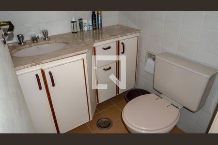 Apartamento à venda com 190m², 4 quartos e 2 vagas Apartamento à venda com 190m², 4 quartos e 2 vagasBanheiro Social