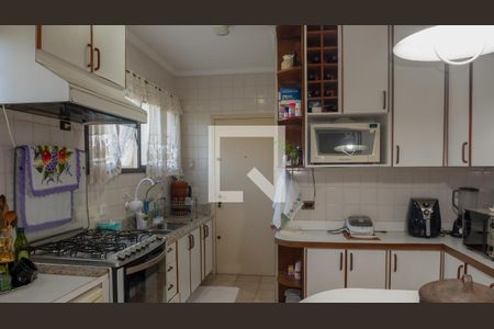 Apartamento à venda com 190m², 4 quartos e 2 vagas Apartamento à venda com 190m², 4 quartos e 2 vagasCozinha