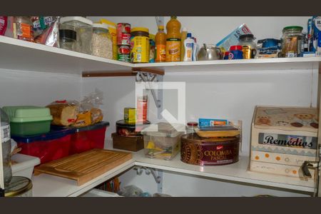 Apartamento à venda com 190m², 4 quartos e 2 vagas Apartamento à venda com 190m², 4 quartos e 2 vagasDespensa