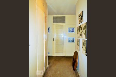 Apartamento à venda com 278m², 3 quartos e 2 vagas Apartamento à venda com 278m², 3 quartos e 2 vagasCorredor