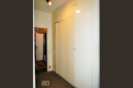 Apartamento à venda com 278m², 3 quartos e 2 vagas Apartamento à venda com 278m², 3 quartos e 2 vagasCorredor