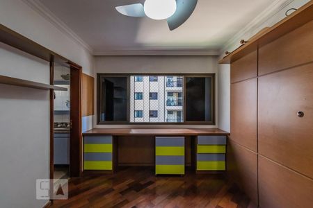 Apartamento à venda com 285m², 4 quartos e 4 vagas Apartamento à venda com 285m², 4 quartos e 4 vagasSuíte 2