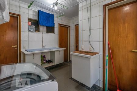 Apartamento à venda com 285m², 4 quartos e 4 vagas Apartamento à venda com 285m², 4 quartos e 4 vagasÁrea de Serviço