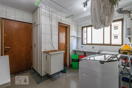 Apartamento à venda com 285m², 4 quartos e 4 vagas Apartamento à venda com 285m², 4 quartos e 4 vagasÁrea de Serviço