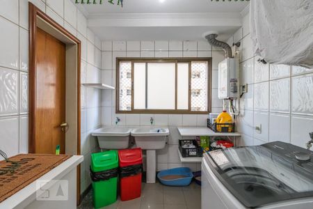 Apartamento à venda com 285m², 4 quartos e 4 vagas Apartamento à venda com 285m², 4 quartos e 4 vagasÁrea de Serviço