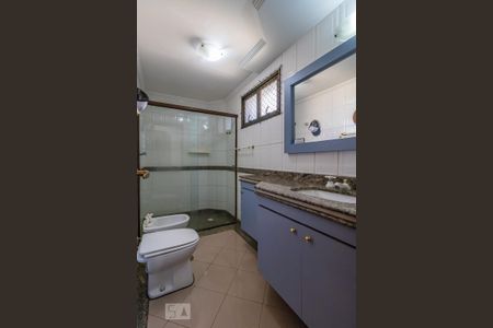 Apartamento à venda com 285m², 4 quartos e 4 vagas Apartamento à venda com 285m², 4 quartos e 4 vagasBanheiro da Suíte 2