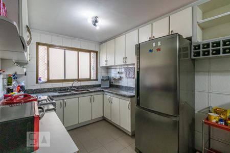 Apartamento à venda com 285m², 4 quartos e 4 vagas Apartamento à venda com 285m², 4 quartos e 4 vagasCozinha